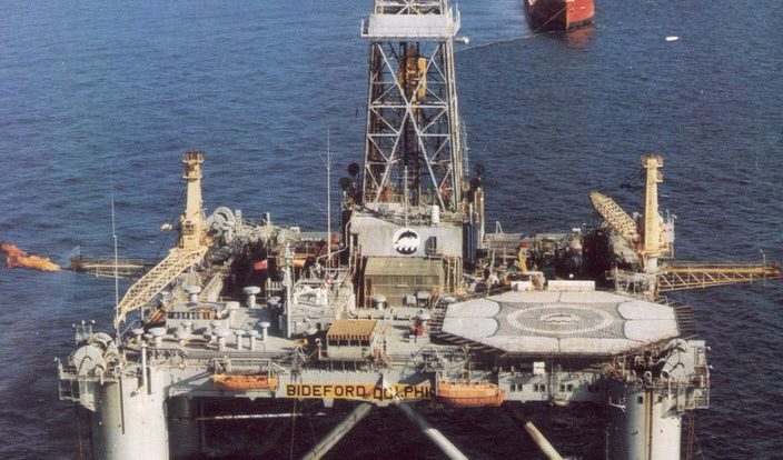 Норвежката петролна платформа "Bideford Dolphin" в Северно море