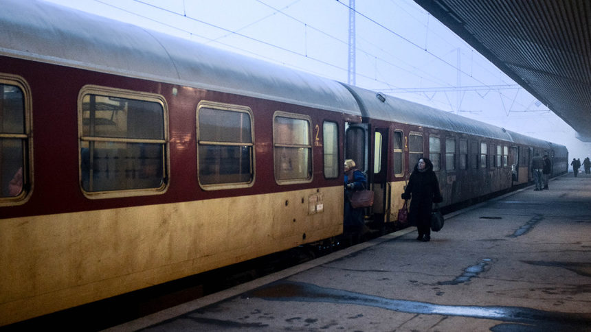 БДЖ възстановява 33 от спрените влакове от първи февруари