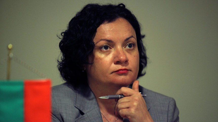 Министърът на околната среда и водите Ивелина Василева