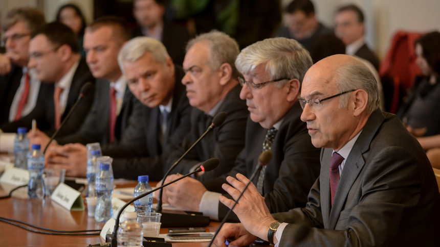 Кадърът е от изслушването на кандидатите за КЕВР в енергийната комисия към 43-то Народно събрание