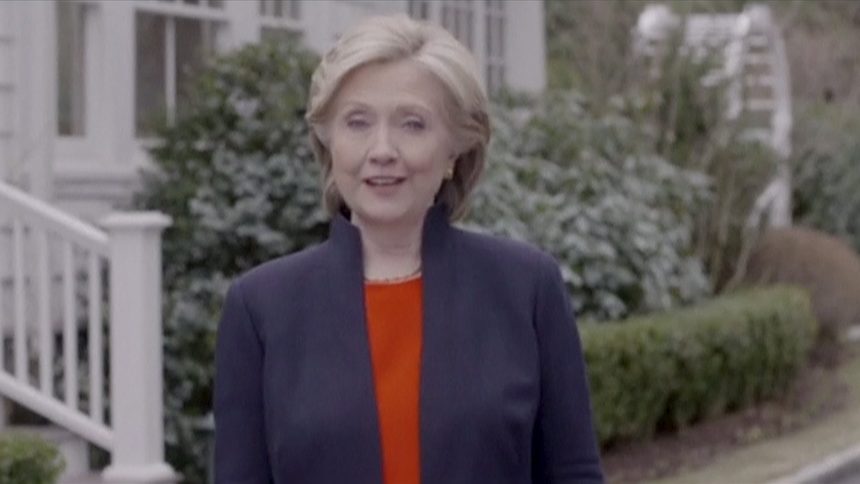 Хилари Клинтън обави с видеозапис в социалните мрежи и сайта си, че се кандидатира за президент на САЩ.