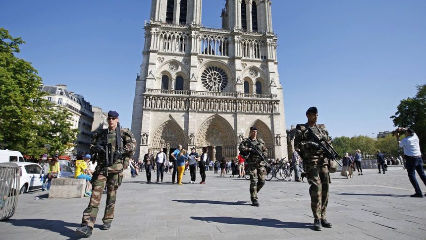 Франция е осуетила пет атентата през последните месеци, обяви премиерът Валс