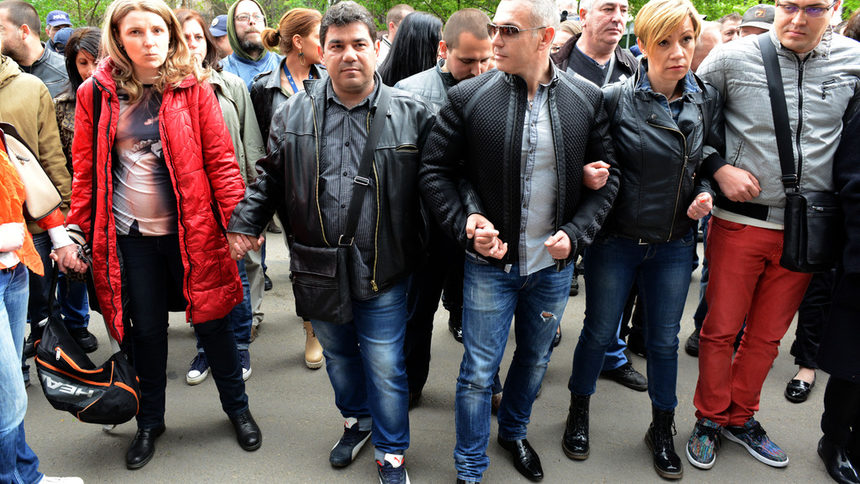 В държавата на паралелната власт нищо не е това, което изглежда