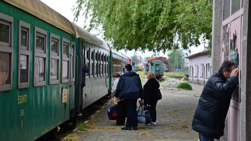 Теснолинейката Септември - Добринище е най-високата жп линия на Балканите.