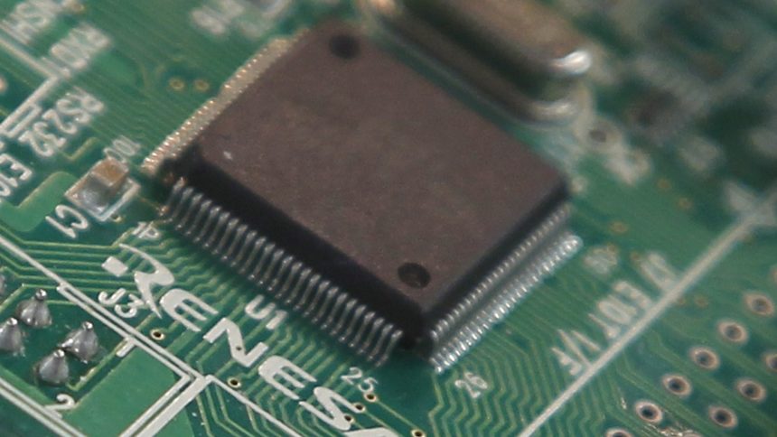 AMD обмисля разделянето си на две, за да конкурира Intel