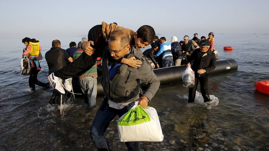 Сирийски бежанци пристигат на гръцкия остров Кос