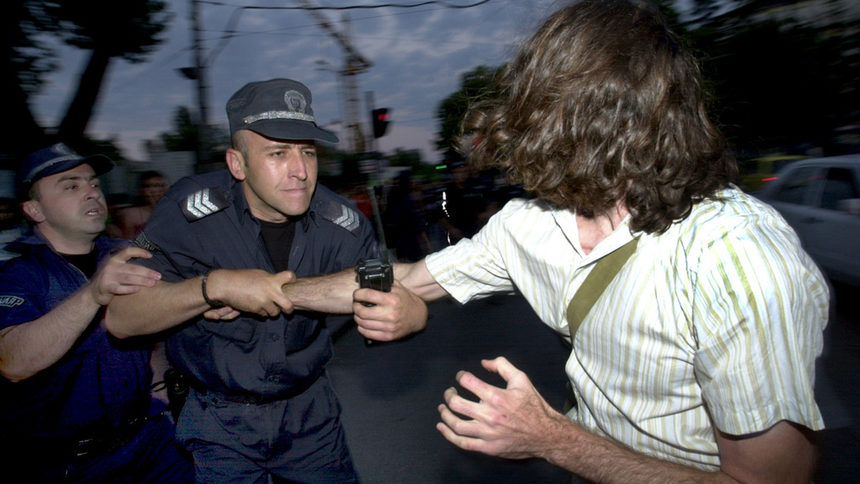 Хелзинкският комитет: Никой не знае колко са жертвите на полицейско насилие в България