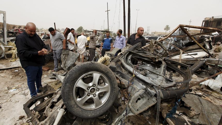 Атентат на оживен пазар в иракски град взе най-малко 120 жертви