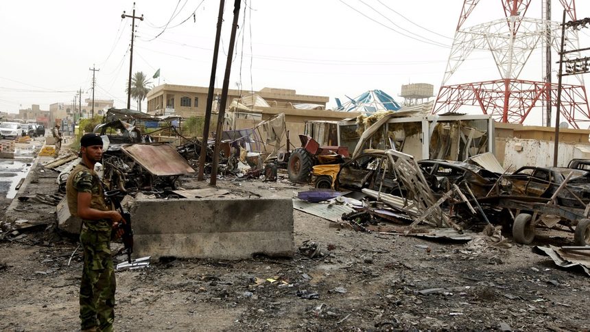 Атентат на оживен пазар в иракски град взе най-малко 120 жертви
