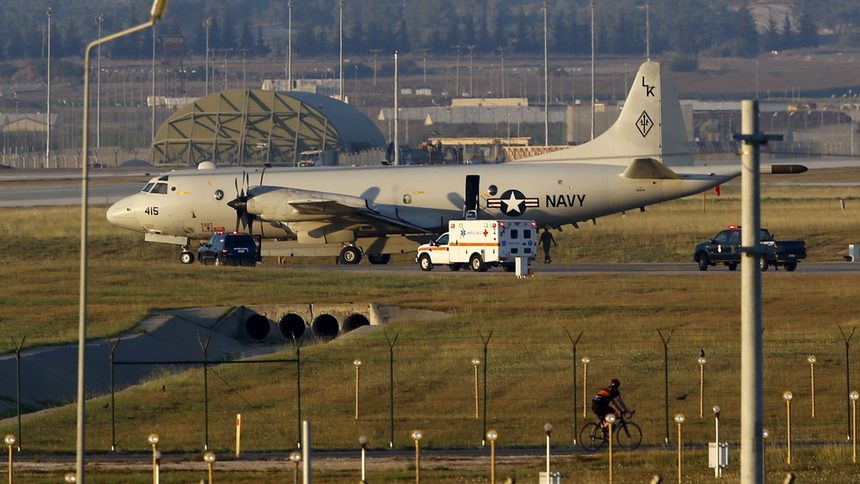 Самолет на ВВС на САЩ на базата в Инджирлик. Турция разреши на съюзниците си да използват базата за атаки срещи позиции на "Ислямсква държава".