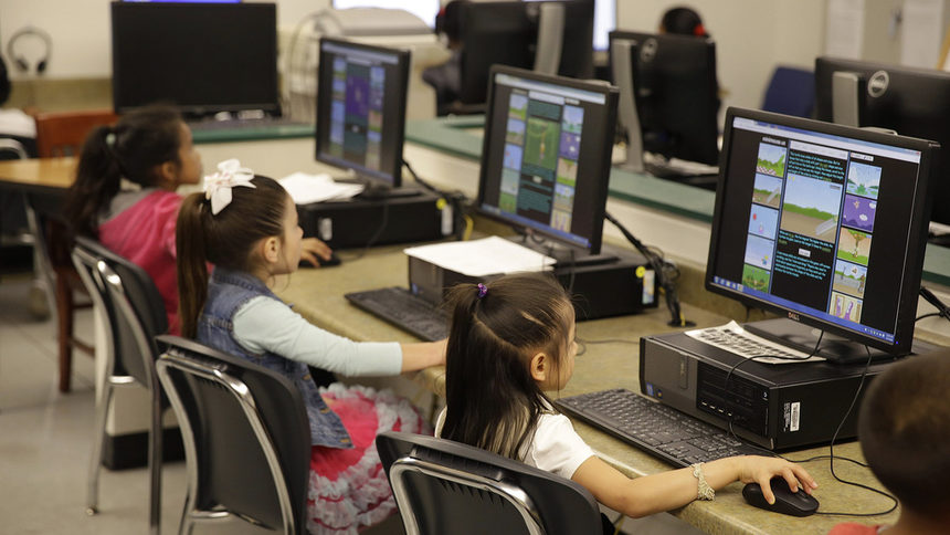 Компютрите в училище не подобряват резултатите на децата, показва изследване
