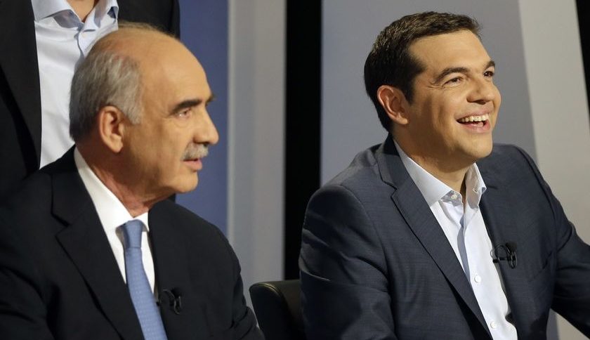 Лидерите на двата основни противника на извънредните парламентарни избори в Гърция Вангелис Меймаракис ("Нова демокрация")(ляво) и Алексис Ципрас (СИРИЗА) (дясно) чакат началото на предизборен телевизионен дебат.