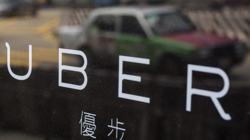 Uber започна онлайн подписка против спирането на услугите й в България