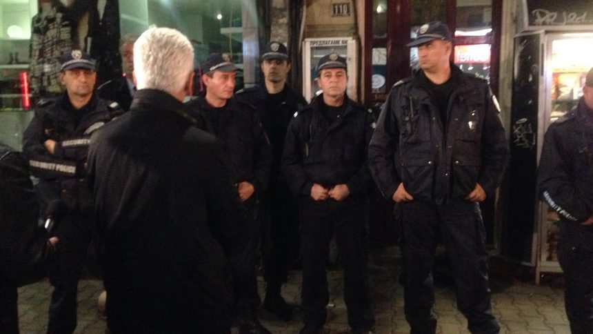 Късно снощи Сидеров направи скандал в центъра на София и събра масирано полицейско присъствие пред клек-шоп до НАТФИЗ.