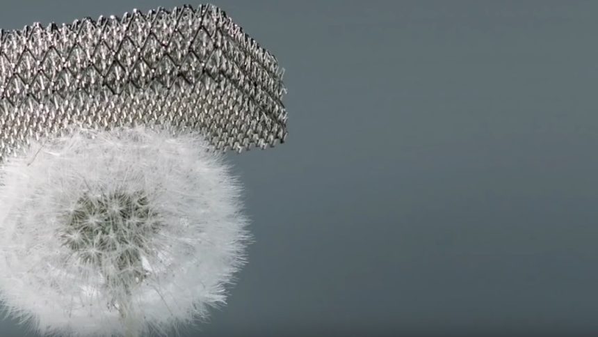 Видео: Boeing създаде най-леката метална структура в историята