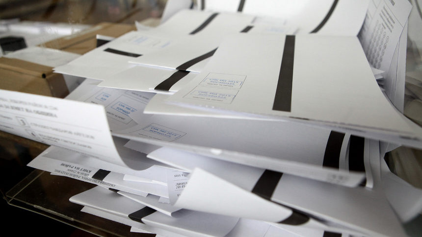 Гласуване за Референдум за електронно гласуване и Местни избори 2015