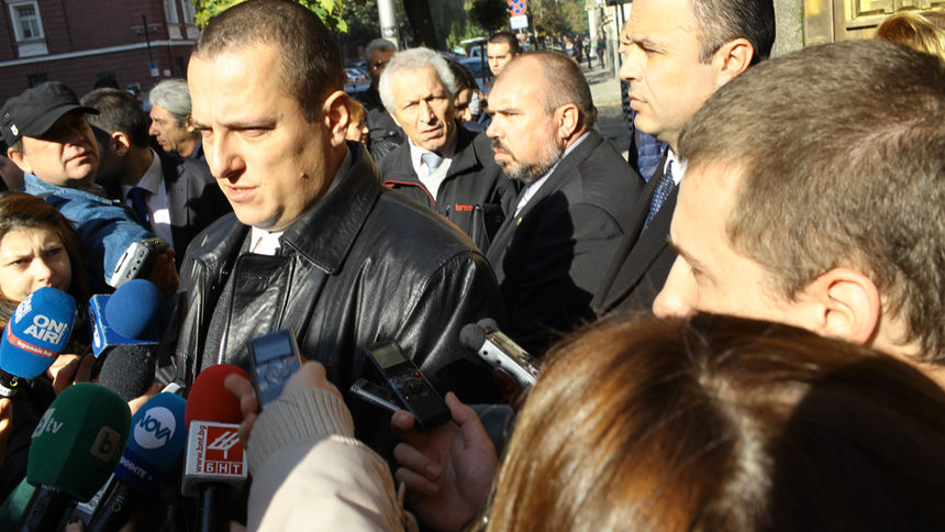 Протест на полицаи пред Министерство на финансите