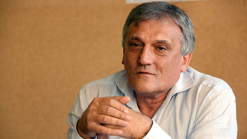 Петър Диков