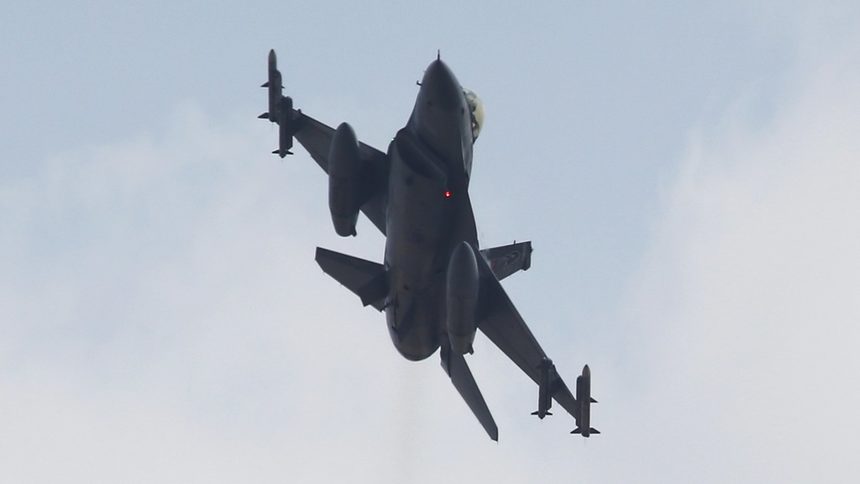 Турция е замразила бойните си полети в Сирия, твърди "Хюриет"