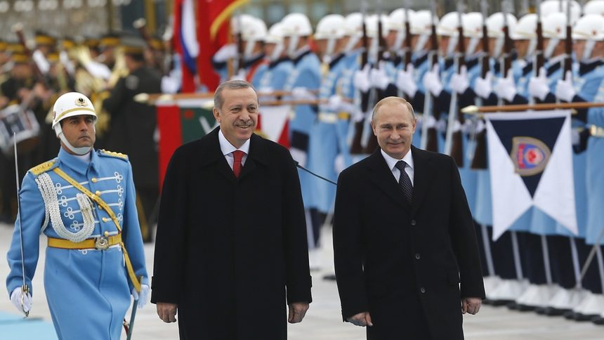 Владимир Путин и Реджеп Ердоган по време на посещението на руския президент в Турция миналата година.