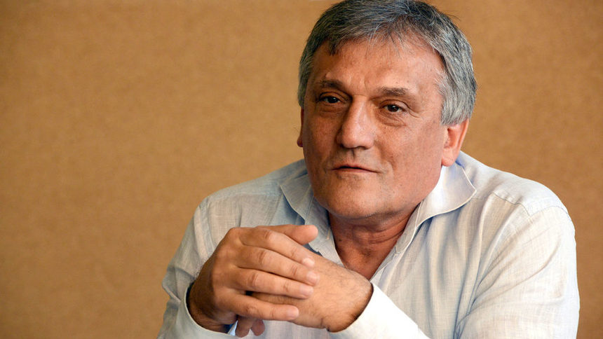 Петър Диков