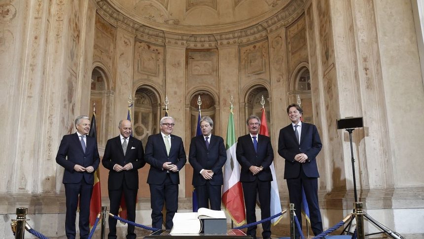 Представителите на държавите основателки на ЕС -  Германия, Франция, Италия, Белгия, Холандия и Люксембург.