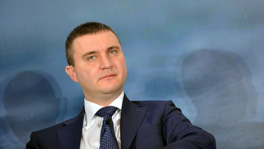 Кабинетът ще спира скъпи обществени поръчки, за да няма съмнения