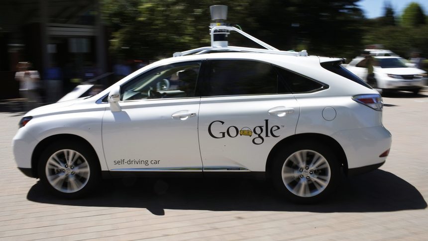 Google отчете първа катастрофа на автономен автомобил по негова вина