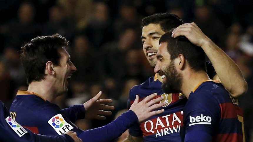 Арда Туран празнува с Меси и Луис Суарес първия си гол за "Барселона"
