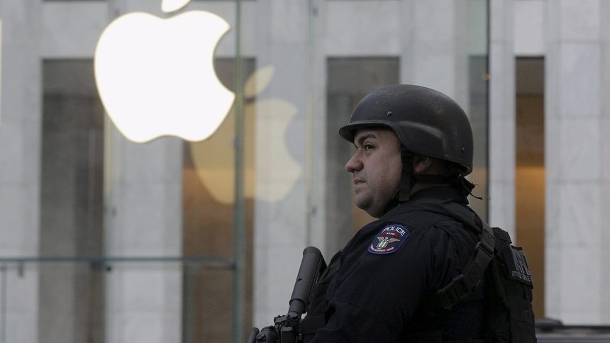 Apple: Бащите-основатели на САЩ биха били потресени от ФБР