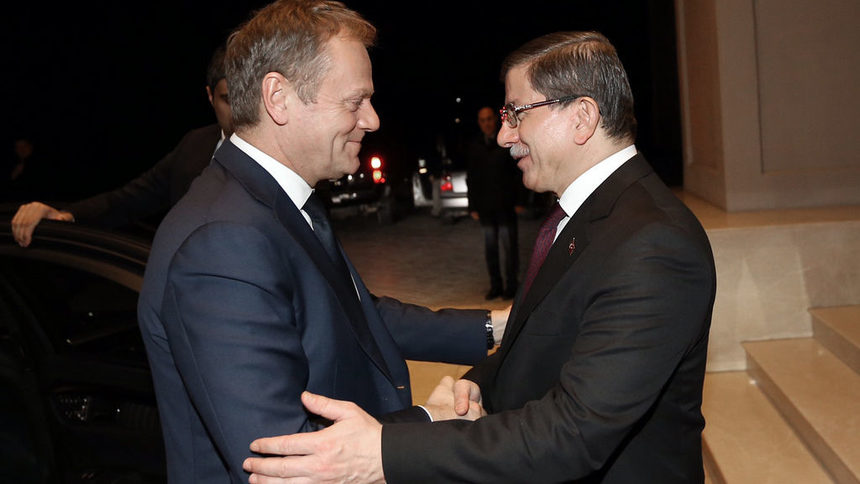 Председателят на Европейския съвет Доналд Туск и турския министър-предсесдател Ахмет Давутоглу