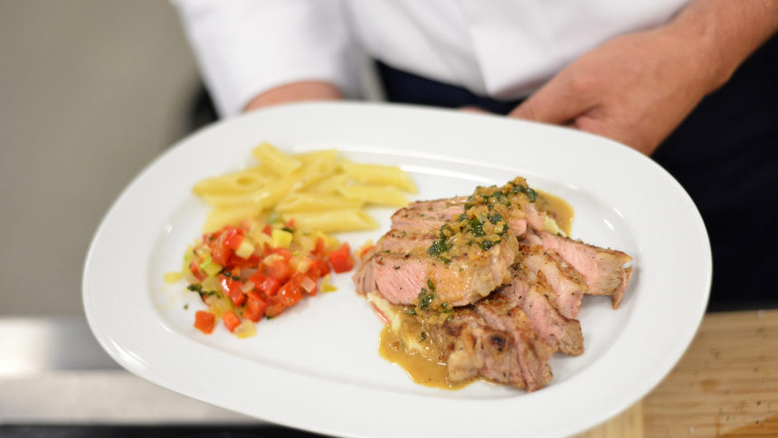 Британски ресторанти търсят готвачи в България за 7.5 паунда на час