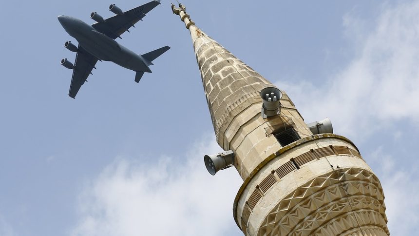 САЩ изтеглиха от Турция семейства на военни и дипломати