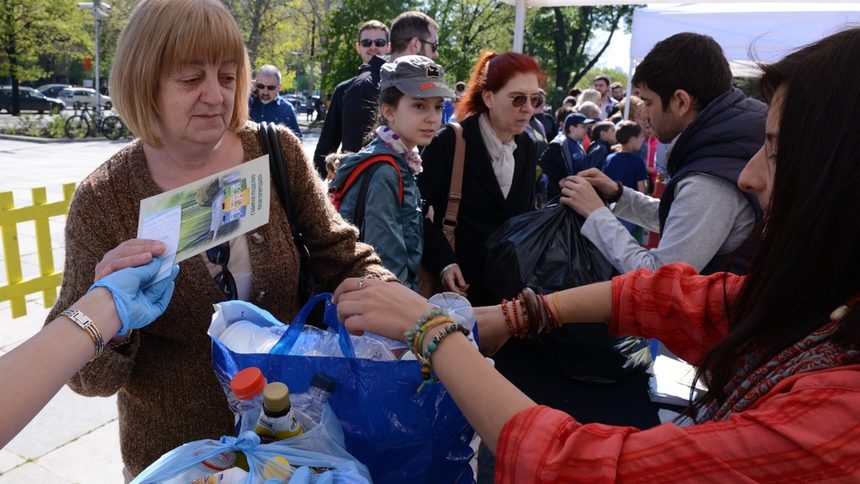 Инициативата "Книги за смет" започна в София за четвърта поредна година
