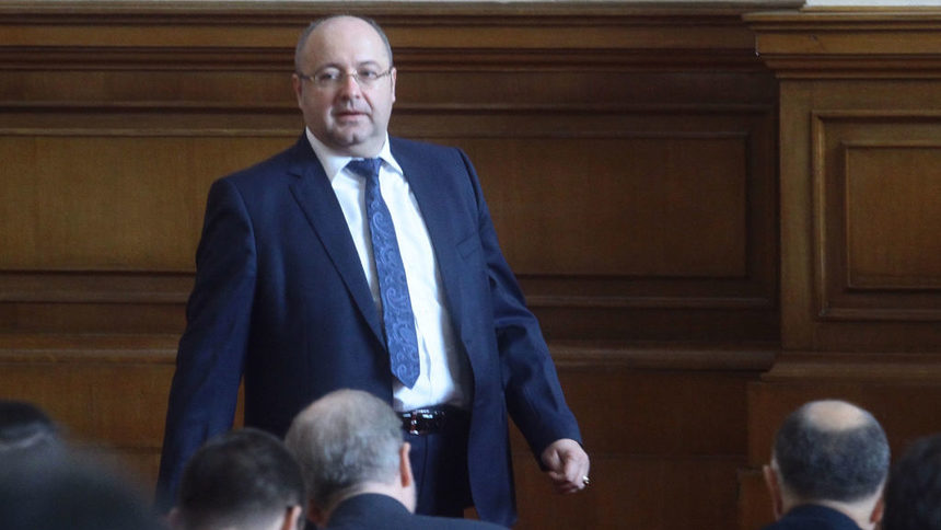 Основният говорител на идеята, че членството трябва да се декларира, беше депутатът от ДПС Четин Казак. Неговият основен аргумент беше - че така ще е ясно кой формира мнозинствата в общите събрания на съдиите. "Нека е ясно коя организации се опитва да надделее", заяви Казак.