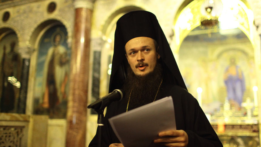 Архимандрит Дионисий даде пресконференция в храм-паметника "Св. Александър Невски" след неделната служба на 15 май.