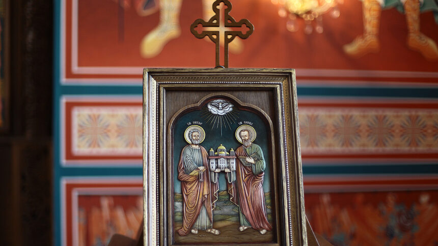 Икона на светите равноапостоли Петър и Павел