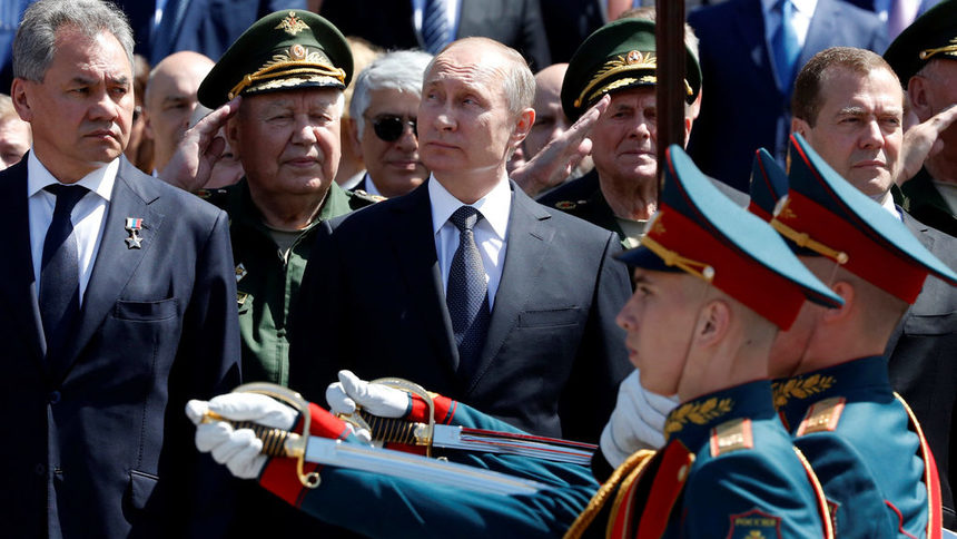 Русия е принудена да реагира на "агресивния" НАТО, заяви Путин