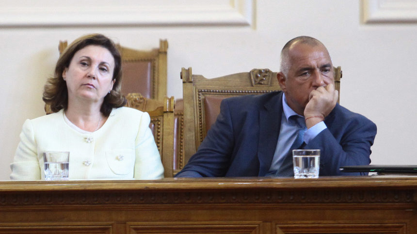 Вътрешният министър Румяна Бъчварова и премиерът Бойко Борисов, който досега не е коментирал случая с експулсирането на Бююк