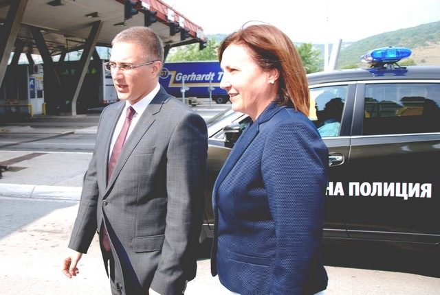 Румяна Бъчварова при инспекция на границата със Сърбия в неделя