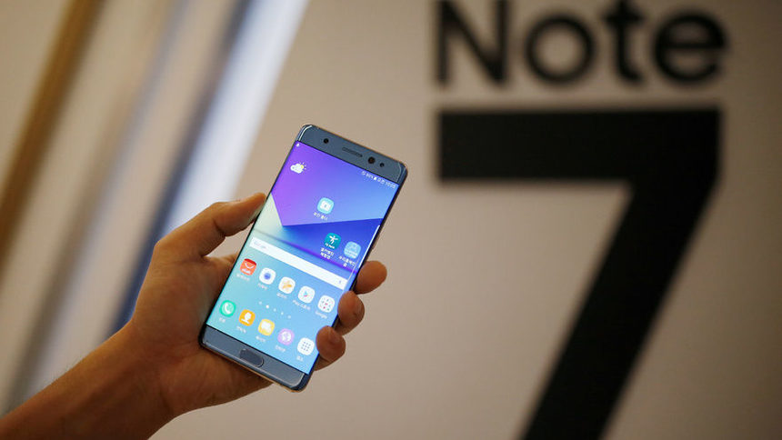 "Самсунг" започва подмяна на чисто новия си смартфон Galaxy Note 7 (видео)