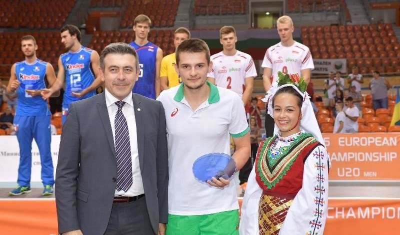 Българинът бе награден от Валентин Помаков, член на журито на европейското първенство