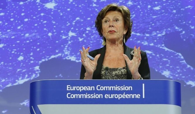 Eврокомисията проверява бивш комисар за офшорна фирма