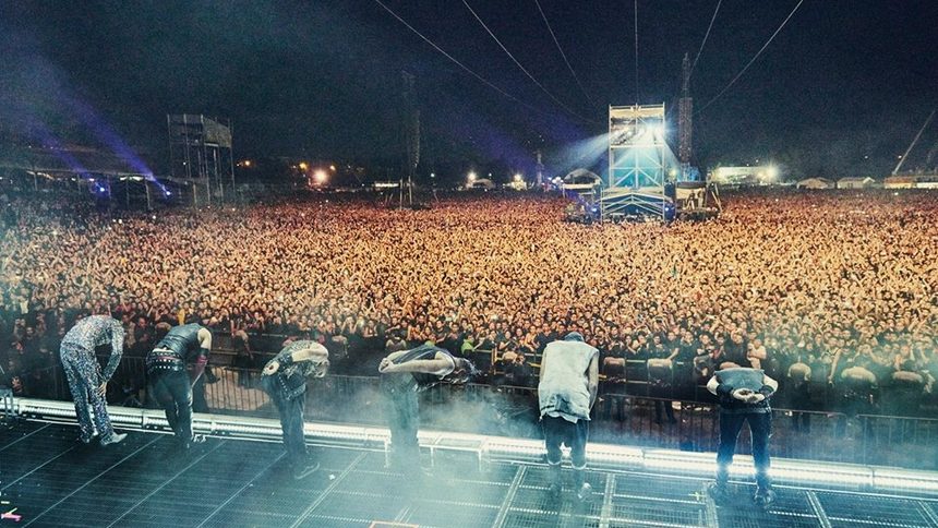Кадър от концерт на Rammstein - тяхната песен Mutter беше сред най-използваните за поздрав по повод майката на нацията