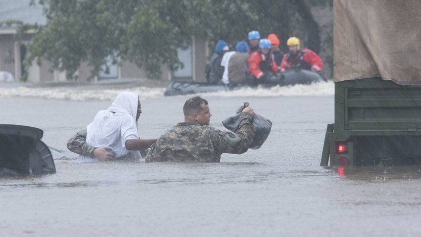 Жертвите на урагана Матю в САЩ вече са 15