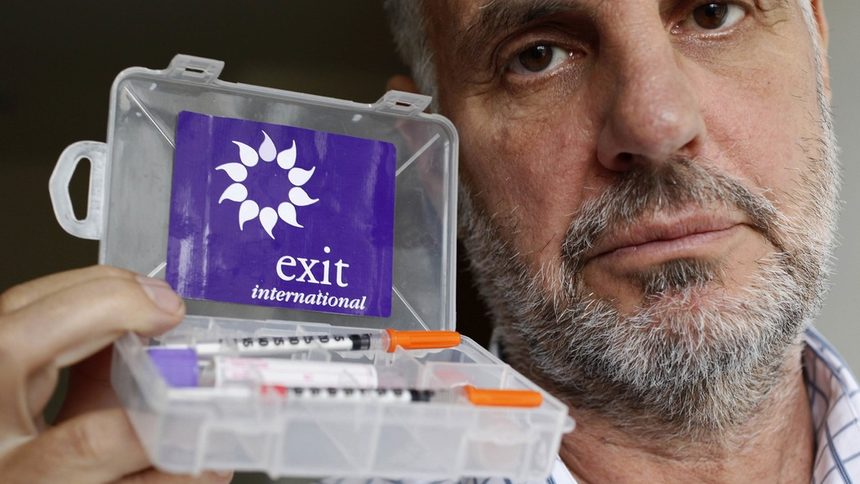През 2009г. д-р Филип Ничке показа комплект за евтаназия, който опитваше да разпространява от името на организацията си Exit International.