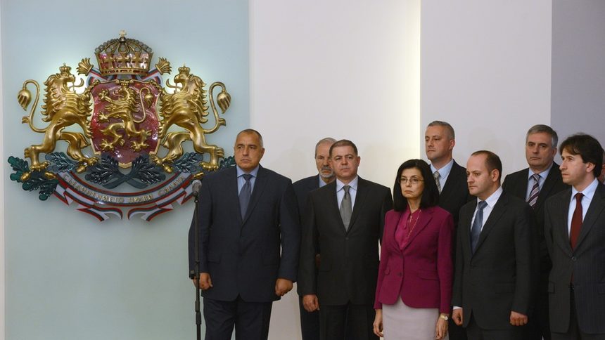 Ноември 2014 - Борисов и лидерите на партиите в Реформаторския блок при връчването на списъка на кабинета на президента.