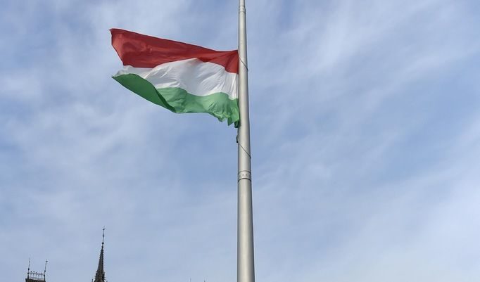 Унгарската прокуратура разследва 35 европроекта, свързани със зетя на Орбан