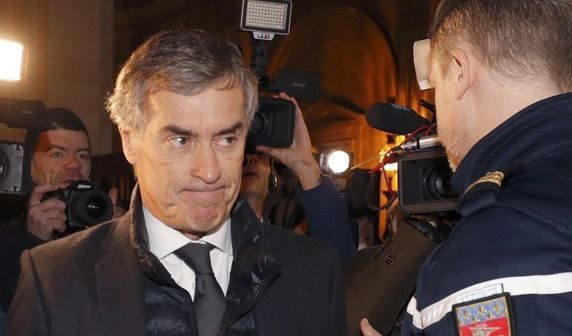 Бивш френски министър влиза в затвора за укриване на офшорни сметки