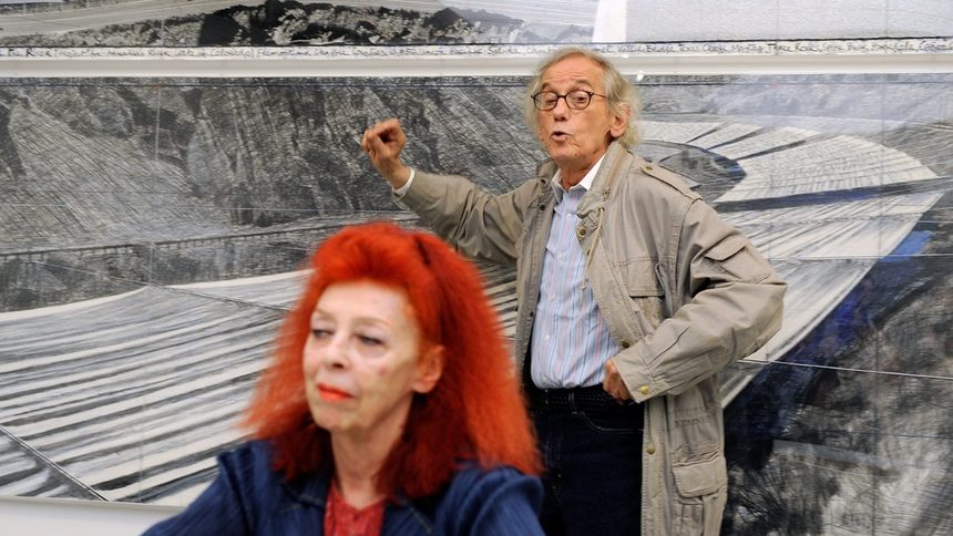 Кристо и вече покойната му съпруга Жан-Клод пред проекта за "Над реката" през 2009 г.
